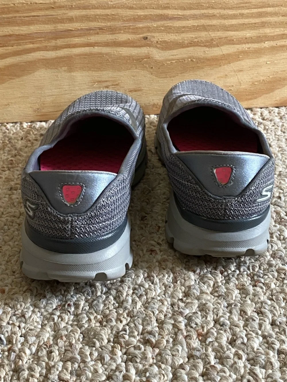 Skechers Go Walk 3 Slip-On Walking Sneakers in Gray with Pink Insole 8.5 - Picture 6 of 14